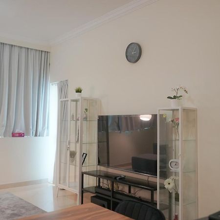 Step Into Serenity - Discover Modern Living In 1Br Apartment With Panoramic Views In Dubai Marina Near Jbr Walk, Beach And Bla Bla Club Екстер'єр фото